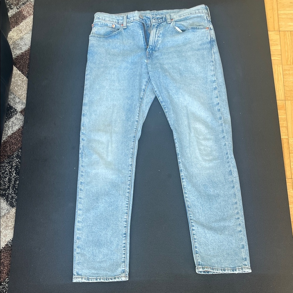 Levi's Classic Straight Leg Denim in Faded Blue